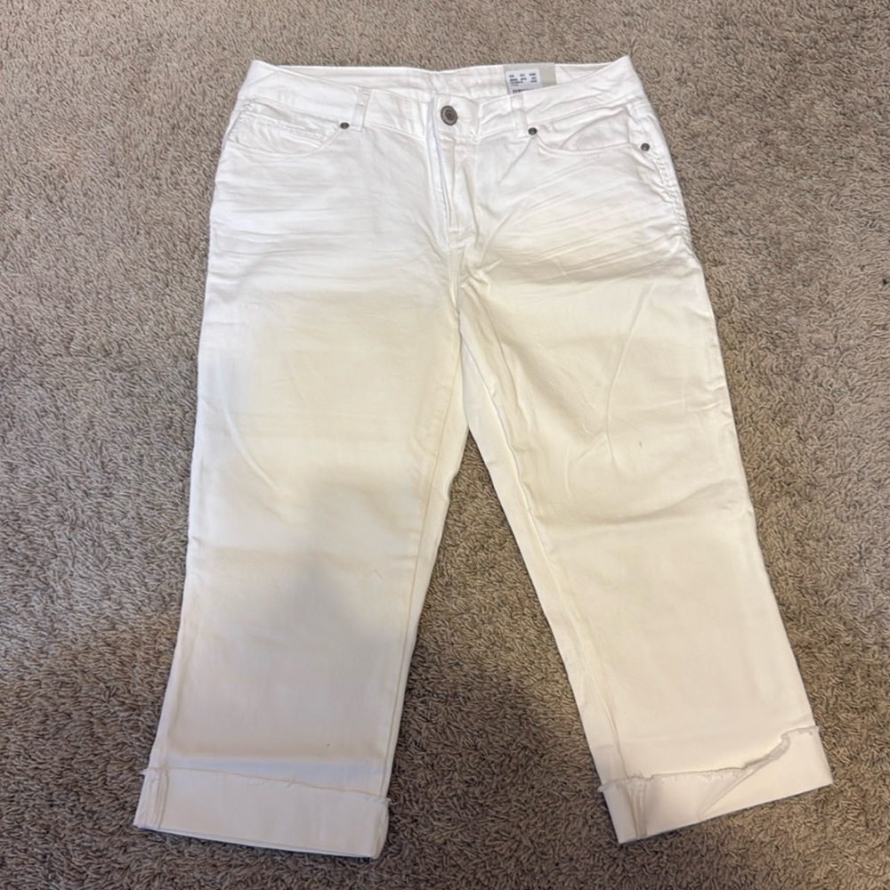Brand new capri white jean pants